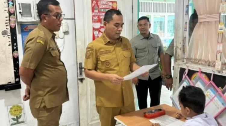 Wali Kota Lhokseumawe Pantau Langsung Pelaksanaan Ujian di SD Negeri 1 Banda Sakti