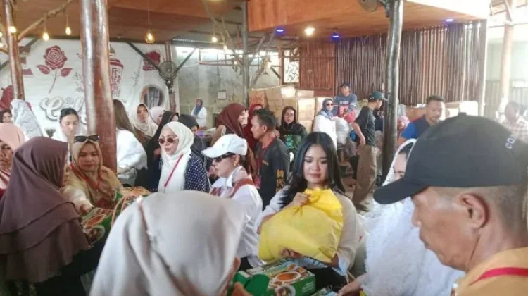 Sebanyak 400 Paket Sembako Disalurkan untuk Warga Aceh Tamiang