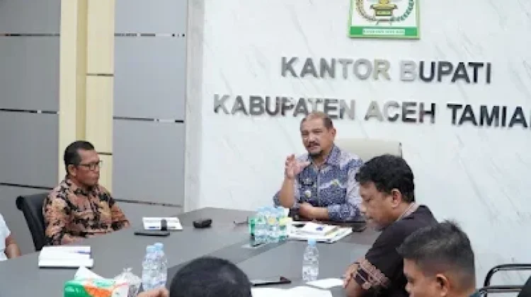Bupati Armia Pasang Badan Awasi Harga Sawit Petani