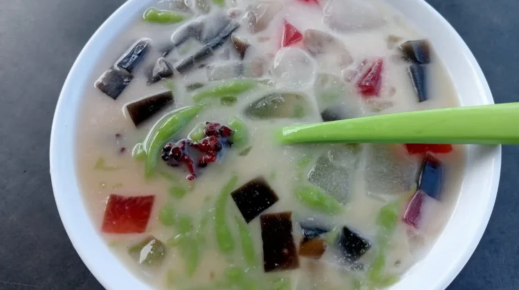 Segar dan Legendaris, Es Cendol Tetap Jadi Minuman Favorit
