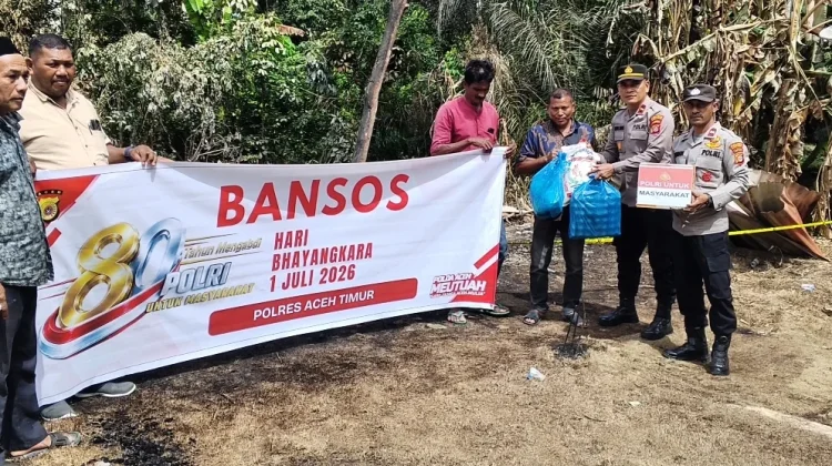 Kapolsek Idi Tunong Salurkan Bantuan untuk Korban Kebakaran