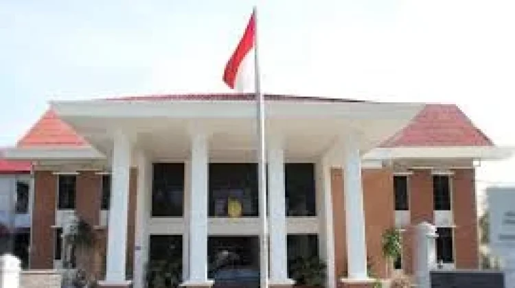 Korupsi Rp1,1 Miliar untuk Trading Emas, Bendahara Divonis 6 Tahun