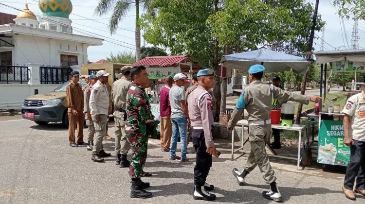 Pemkab Aceh Utara Tertibkan PKL di Pusat Kota Lhoksukon