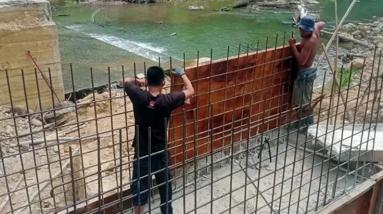 Kodim Aceh Utara Pacu Rehabilitasi Jembatan Perintis Desa Saweuk