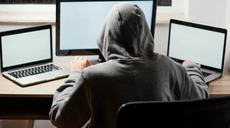 Kecanduan Internet, Ancaman Tersembunyi di Balik Kemudahan Teknologi