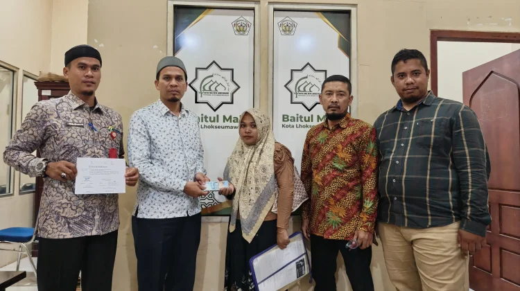 Baitul Mal Kota Salurkan Bantuan Biaya Pengobatan bagi Penderita Kanker Otak