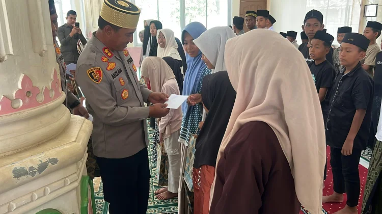 Kapolres Lhokseumawe Santuni 60 Anak Yatim di Geureudong Pase