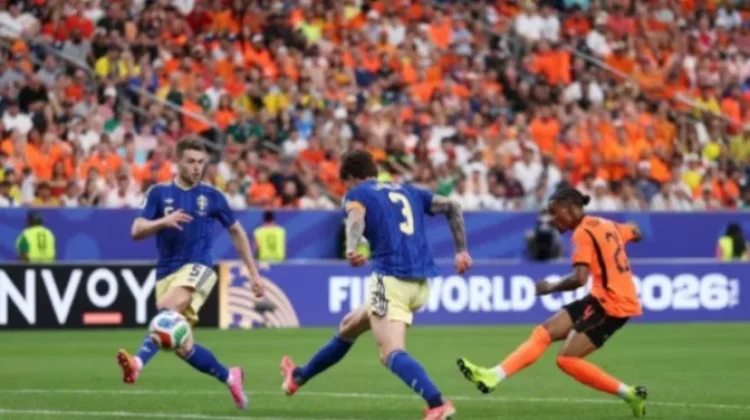 Momen Pesta Gol Belanda saat Gilas Swedia 5-1