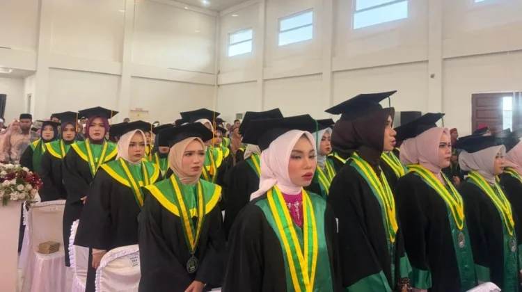 UMMAH Wisuda 104 Lulusan, 66 di Antaranya Lulus Predikat Cumlaude