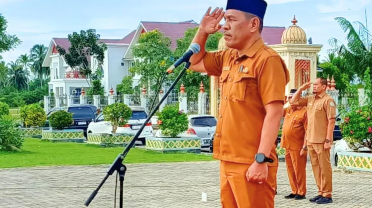 Halidi Pimpin Apel Senin, Tekankan Disiplin dan Pelayanan Prima ASN