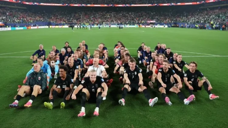 Norwegia vs Senegal: Momen Aksi 'Viking Row' Erling Haaland cs usai Peluit Panjang