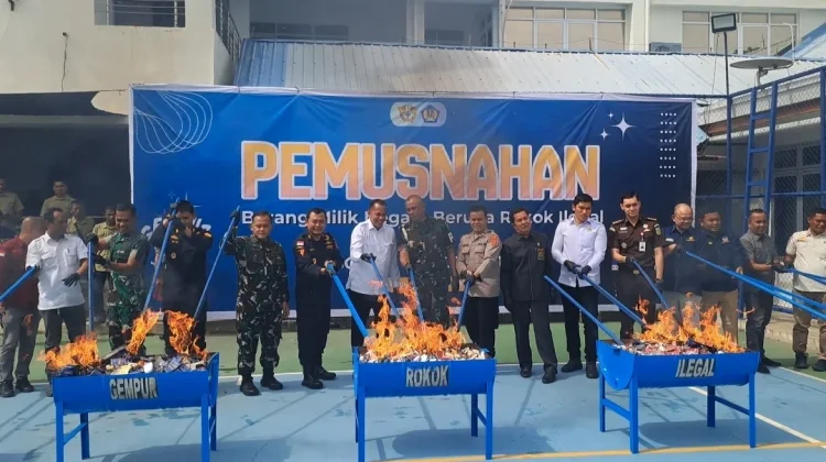 Puluhan Juta Batang Rokok Ilegal Dimusnahkan di Lhokseumawe