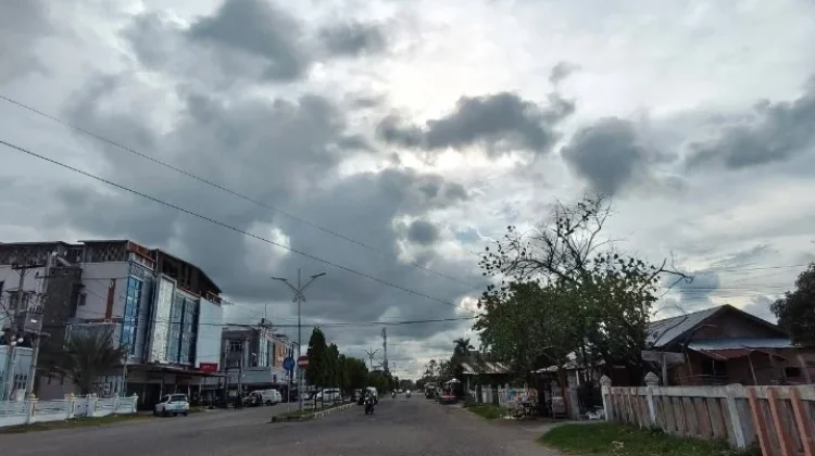 Hujan Berpotensi Guyur Wilayah Timur Sumatera Sore Ini