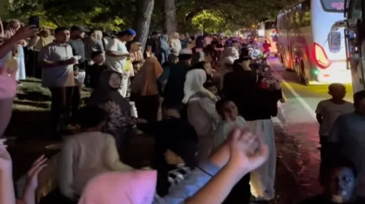 238 Jamaah Haji Lhokseumawe Tiba dengan Selamat, Disambut Haru Keluarga