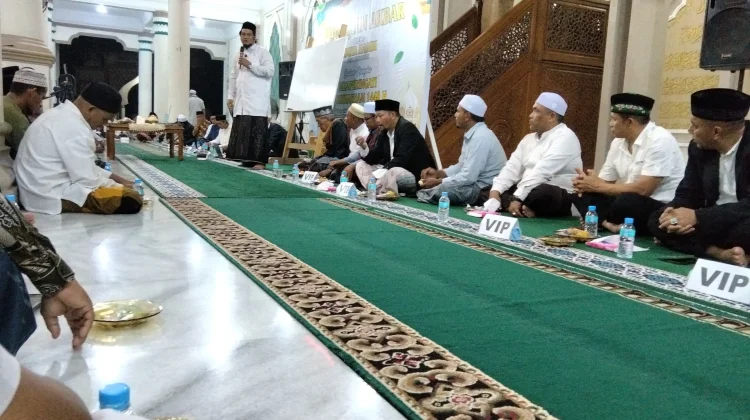 Ratusan Warga Hadiri Pengajian Akhbar Bersama Abuya Habibi Wali di Paloh