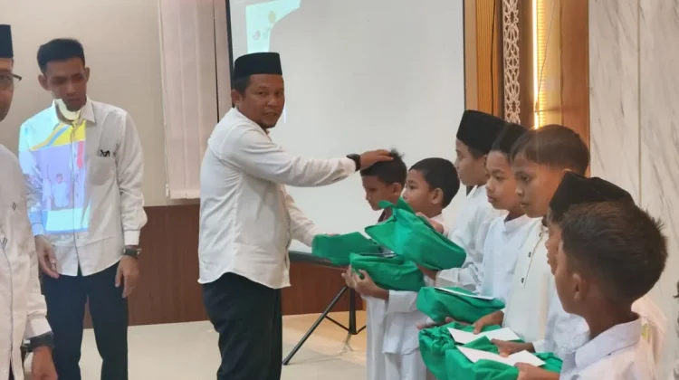 Kemenag Aceh Timur Salurkan 500 Paket Lebaran Yatim dan Disabilitas