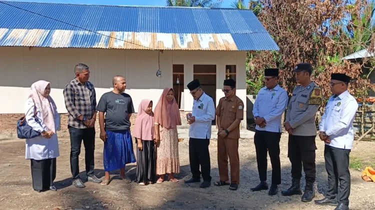 Kemenag Aceh Timur Salurkan Bantuan untuk Siswa Madrasah Korban Kebakaran