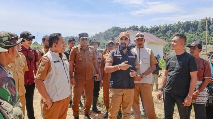 Bupati Al Farlaky Tinjau Lokasi Pembangunan SDN Sarah Gala