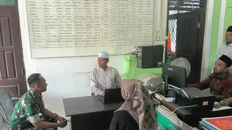 Babinsa Koramil/12 Tanah Pasir Perkuat Sinergi Bersama KUA
