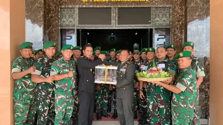 Dandim Beri Kejutan Tumpeng, Perkuat Sinergi TNI-Polri di HUT Bhayangkara ke-80