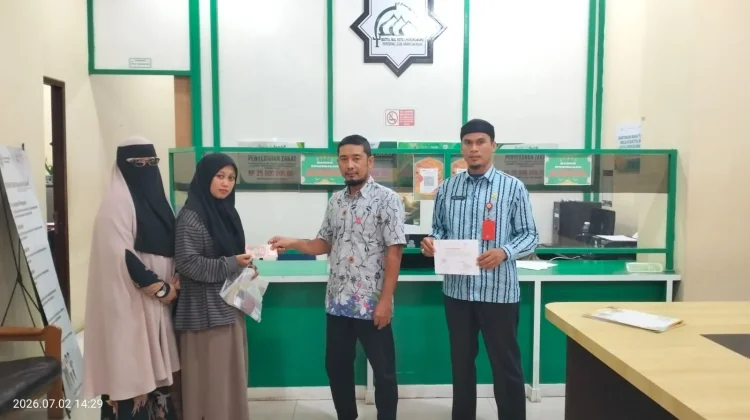 Baitul Mal Kota Lhokseumawe Kembali Salurkan Bantuan Pendampingan Pasien
