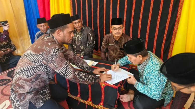 Kemenag Aceh Timur Laksanakan Serah Terima Kepala KUA Peunaron dan KUA Serba jadi