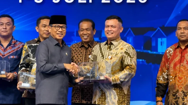 KKP Serahkan Ekskavator Dukung Pemulihan Perikanan Aceh Utara