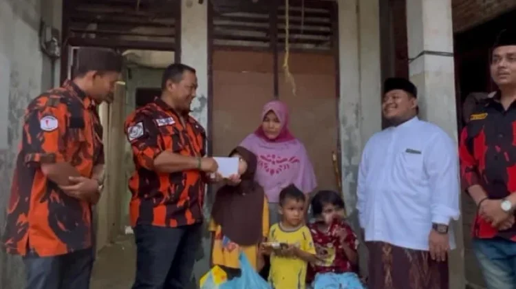 Syeh Zubir Salurkan Santunan lewat Pemuda Pancasila Aceh Utara