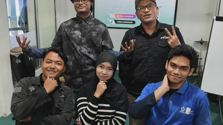 How English Can Improve Prestigious Aura: Bahasa Inggris sebagai Nilai Tambah di Er