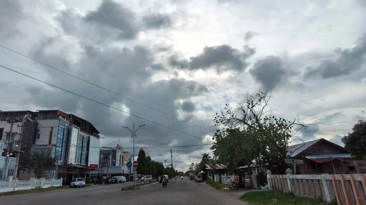 Cuaca Berawan Disertai Peluang Hujan Ringan Lokal di Aceh