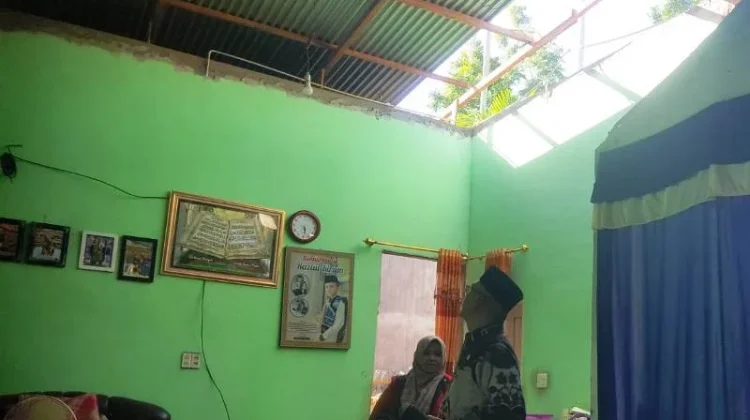 Diterjang Angin Kencang, Belasan Bangunan di Samudera Aceh Utara Rusak