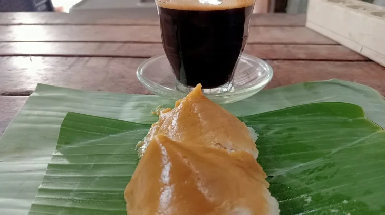 Ketan Selai dan Kopi, Perpaduan yang Tak Pernah Kehilangan Pesona