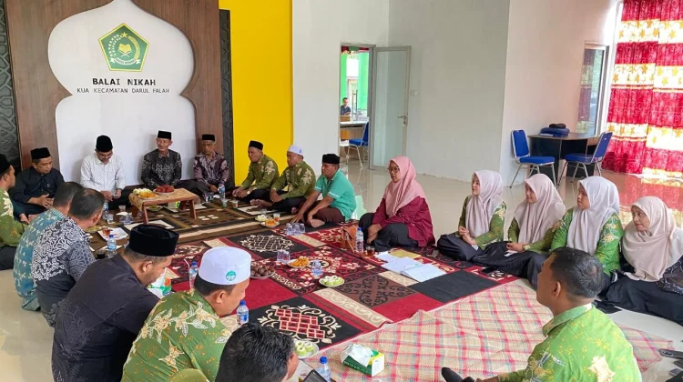 Kakankemenag Aceh Timur Silaturahmi dan Bina ASN KUA Darul Falah