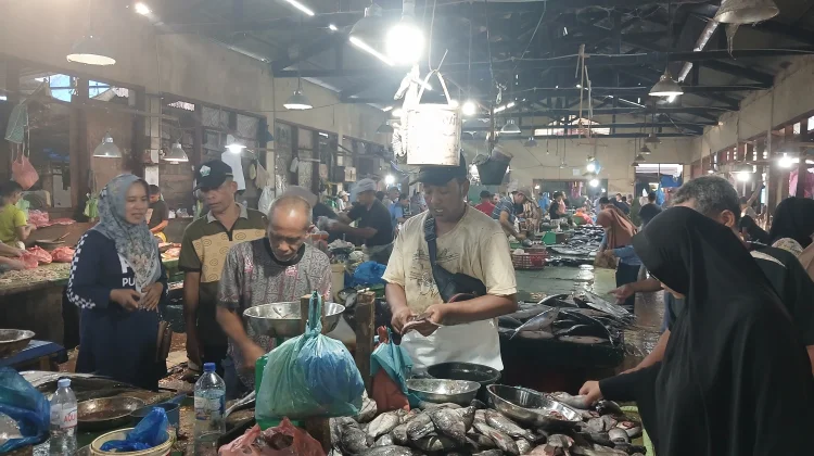 Harga Ikan Segar di Pasar Inpres Lhokseumawe Masih Stabil