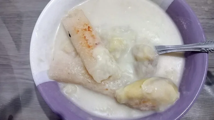 Pulut Panggang Campur Kuah Durian, Perpaduan Cita Rasa Tradisional yang Nikmat