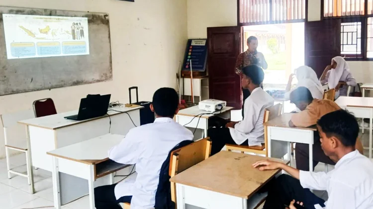 BNNK Lhokseumawe Sosialisasi Bahaya Narkoba kepada Siswa saat MPLS