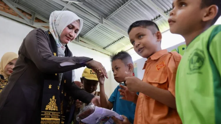 Kak Na Rayakan Peringati Hari Anak Nasional di SLB Negeri Pembina