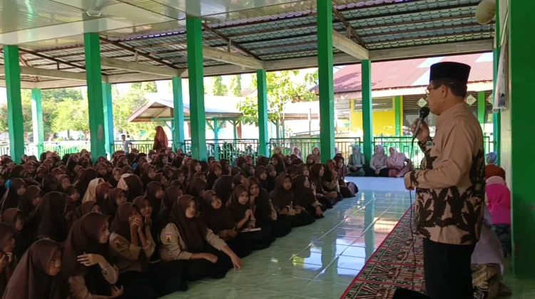 Monitoring MTsN 2 Aceh Timur, Kakankemenag Tekankan Disiplin dan Meraih Prestasi