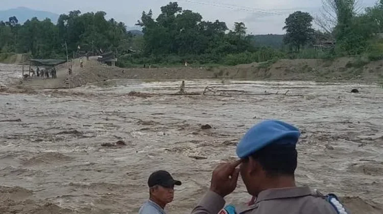 Air Sungai Sawang Meluap, Polres Kerahkan Personel