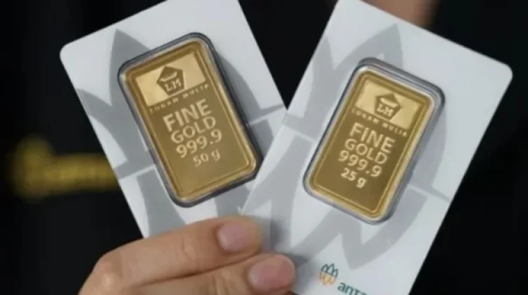 Harga Emas Antam Menguat, Naik Rp7.000 per Gram