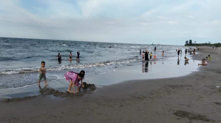 Pesona Keindahan Pantai Krueng Geukueh