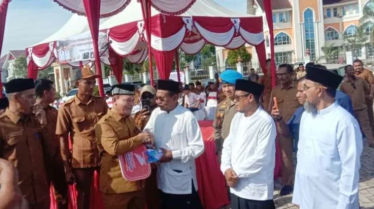 Dukung Operasional Keagamaan, 852 Imum Gampong di Aceh Utara Terima Sepmor