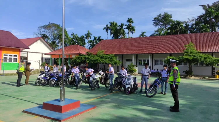 Polantas Sasar Pelajar SMK Negeri 1 Cot Girek, Wujudkan Tertib Berlalu Lintas