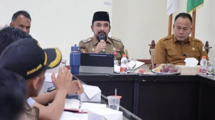 Bupati Al-Farlaky Percepat Pembangunan Huntap Serba Jadi