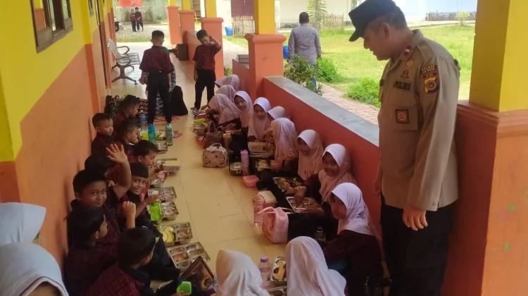 Polres Lhokseumawe Kawal Penyaluran 10.406 Porsi MBG di Muara Satu