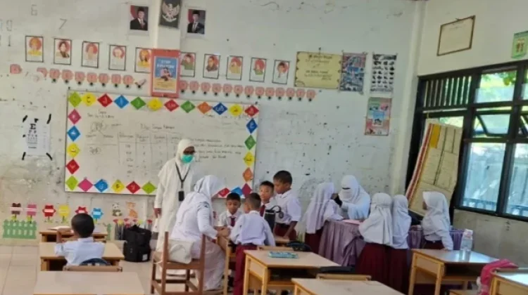 Puskesmas Mon Geudong Gelar Cek Kesehatan Berkala di SD Negeri 12 Banda Sakti
