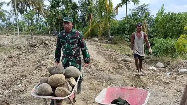 Pembangunan Jembatan Gantung Sawang Terus Dipacu