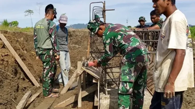 TNI Bangun Jembatan Beton Penghubung Antar Dusun di Langkahan