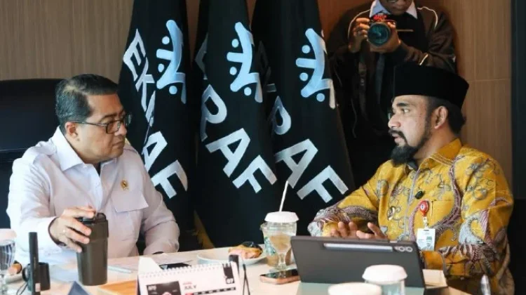 Bupati Al-Farlaky Paparkan Potensi Tikar dan Tenun ke Menteri Ekonomi Kreatif