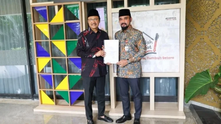 Bupati Al-Farlaky Temui Menteri Sosial, Perjuangkan Jadup Korban Banjir